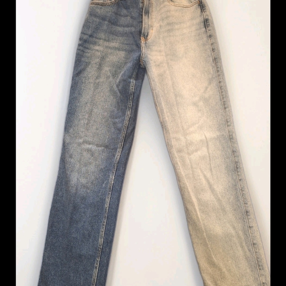 Hollister Ultra Highrise Stacked Vintage Straight Two Toned. Blue Medium/light